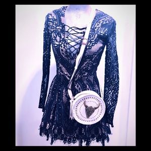 Like New Style Stalker navy lace overlay mini